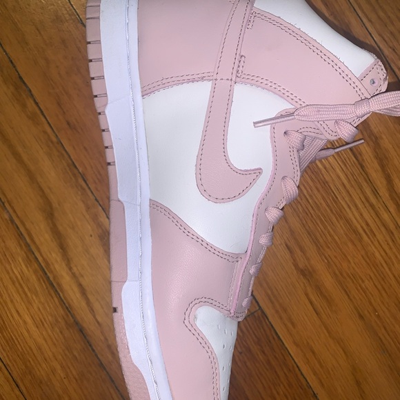 Nike Dunks - Picture 3 of 7